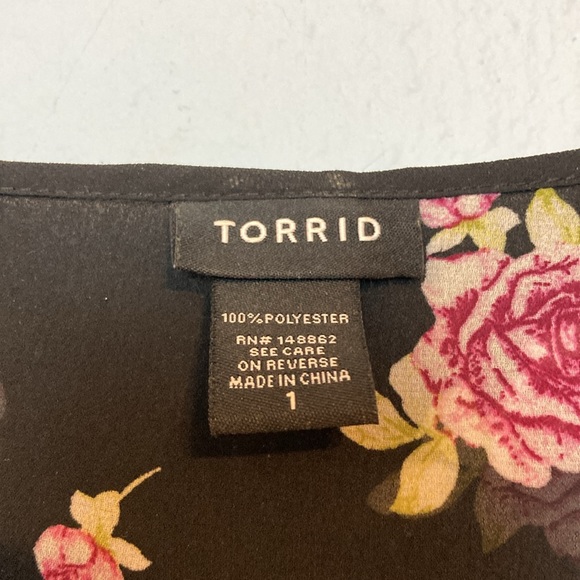 Torrid Womens Size 1 (1X, 14-16) Semi-Sheer Chiffon Floral Black Blouse Back Tie - Picture 3 of 10